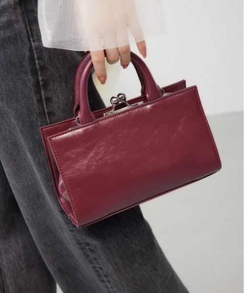 AZUL by moussy（アズールバイマウジー）の「メタルフレームミニバッグ（ショルダーバッグ・レディース・ゴールド/ボルドー/ブラック/シルバー・FREE）」の3枚目の写真