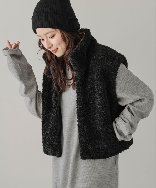 AMELY(エミリー)の「スタンドネックベスト(ベスト・レディース・グレー系2/ブラウン系2/ブラウン系1/ベージュ系2/ブラック系1/グレー系1/ブラック系2/ベージュ系1・フリー)」の13枚目の写真