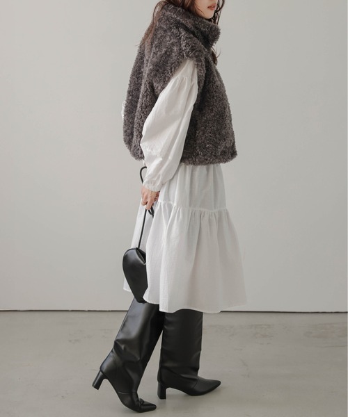 AMELY(エミリー)の「スタンドネックベスト(ベスト・レディース・グレー系2/ブラウン系2/ブラウン系1/ベージュ系2/ブラック系1/グレー系1/ブラック系2/ベージュ系1・フリー)」の19枚目の写真