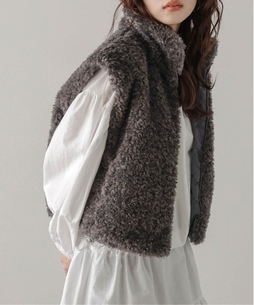 AMELY(エミリー)の「スタンドネックベスト(ベスト・レディース・グレー系2/ブラウン系2/ブラウン系1/ベージュ系2/ブラック系1/グレー系1/ブラック系2/ベージュ系1・フリー)」の20枚目の写真
