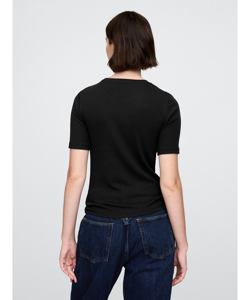 GAP(ギャップ)の「モダン クルーネックTシャツ 半袖(Tシャツ/カットソー・レディース・ブラック/ネイビー/ライトグレー/ホワイト/ブラック×ホワイト・XXS/S/XL/XS/M/L)」の6枚目の写真
