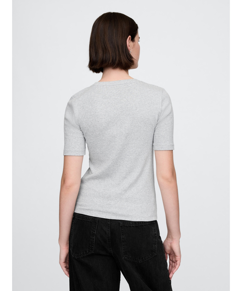 GAP(ギャップ)の「モダン クルーネックTシャツ 半袖(Tシャツ/カットソー・レディース・ブラック/ネイビー/ライトグレー/ホワイト/ブラック×ホワイト・XXS/S/XL/XS/M/L)」の8枚目の写真