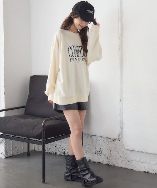 RETRO GIRL(レトロガール)の「フラワープリントトレーナー(スウェット・レディース・ナチュラル/ダークブルー/ホワイト系その他・FREE)」の9枚目の写真