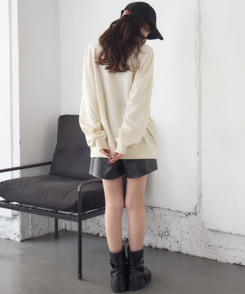 RETRO GIRL(レトロガール)の「フラワープリントトレーナー(スウェット・レディース・ナチュラル/ダークブルー/ホワイト系その他・FREE)」の11枚目の写真