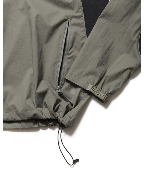 F.C.Real Bristol（エフシーレアルブリストル）の「ULTRA LIGHT WEIGHT JACKET（ブルゾン・メンズ・ブラック/カーキ/ライトブラウン・SMALL/MEDIUM/LARGE/X-LARGE）」の16枚目の写真