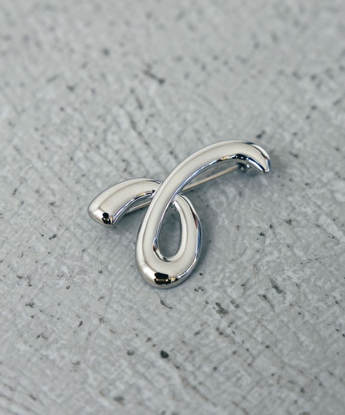 A part by(アパートバイ)の「【セレモニー】メタルブローチ(ブローチ/コサージュ・レディース・ホワイト/ライトグレー/グレー系その他/ホワイト系その他2・FREE)」の4枚目の写真