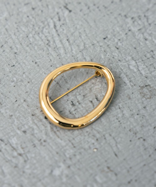 A part by(アパートバイ)の「【セレモニー】メタルブローチ(ブローチ/コサージュ・レディース・ホワイト/ライトグレー/グレー系その他/ホワイト系その他2・FREE)」の1枚目の写真