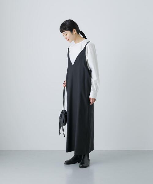 かぐれ(カグレ)の「『2WAY仕様』ウールトロVネックワンピース(ワンピース・レディース・ブラック/チャコールグレー・FREE)」の20枚目の写真