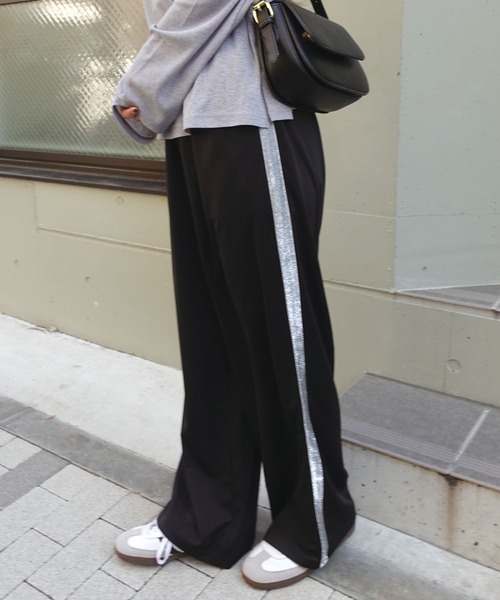 CORNERS by KR（コーナーズバイケーアール）の「【CORNERS by KR】グリッターライントラックパンツ（スラックス・レディース・ブラウン/ブラック/グレー・M）」の15枚目の写真