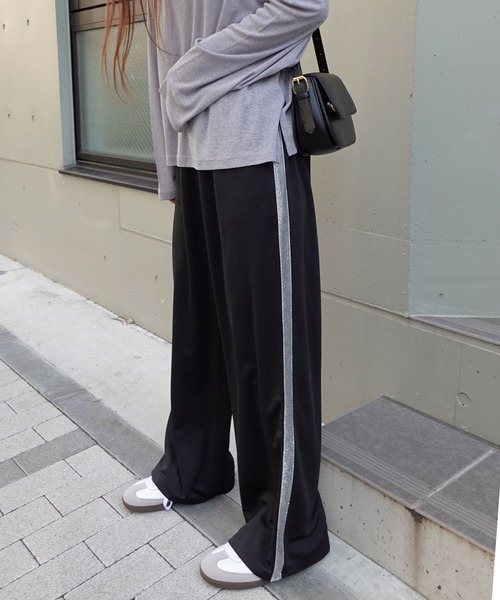 CORNERS by KR（コーナーズバイケーアール）の「【CORNERS by KR】グリッターライントラックパンツ（スラックス・レディース・ブラウン/ブラック/グレー・M）」の16枚目の写真