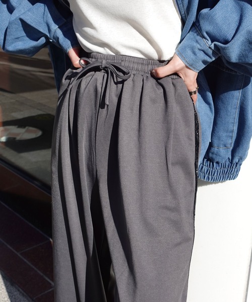 CORNERS by KR（コーナーズバイケーアール）の「【CORNERS by KR】グリッターライントラックパンツ（スラックス・レディース・ブラウン/ブラック/グレー・M）」の8枚目の写真