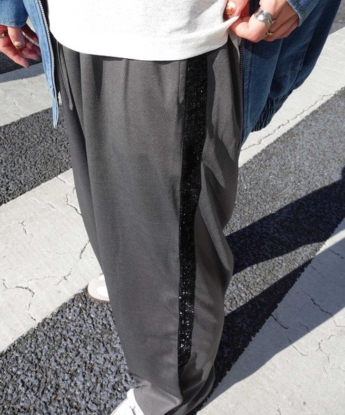 CORNERS by KR（コーナーズバイケーアール）の「【CORNERS by KR】グリッターライントラックパンツ（スラックス・レディース・ブラウン/ブラック/グレー・M）」の9枚目の写真