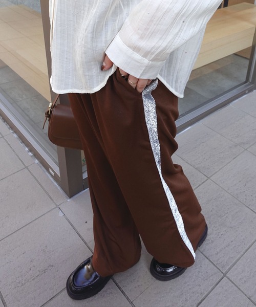 CORNERS by KR（コーナーズバイケーアール）の「【CORNERS by KR】グリッターライントラックパンツ（スラックス・レディース・ブラウン/ブラック/グレー・M）」の6枚目の写真