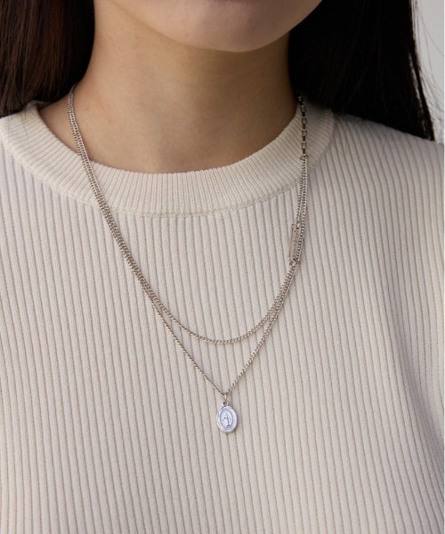 AZUL by moussy(アズールバイマウジー)の「マルチチャーム2連ネックレス(ネックレス・レディース・シルバー/ゴールド系その他・FREE)」の2枚目の写真