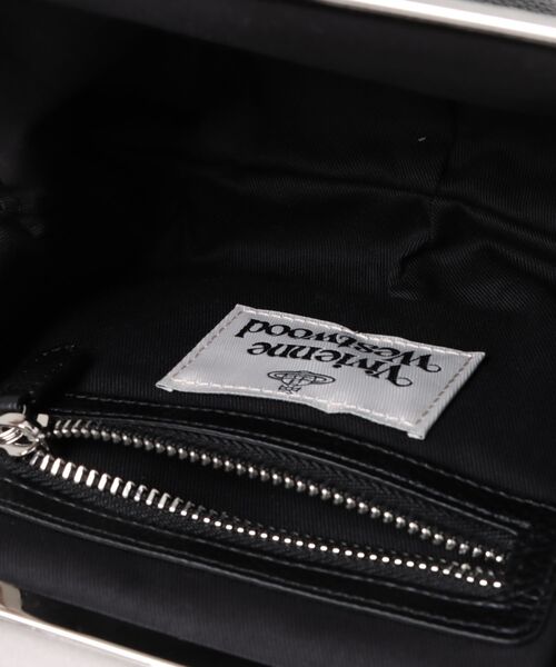 Vivienne Westwood（ヴィヴィアンウエストウッド）の「GRANNY FRAME PURSE（ショルダーバッグ・レディース・ブラック・FREE）」の4枚目の写真