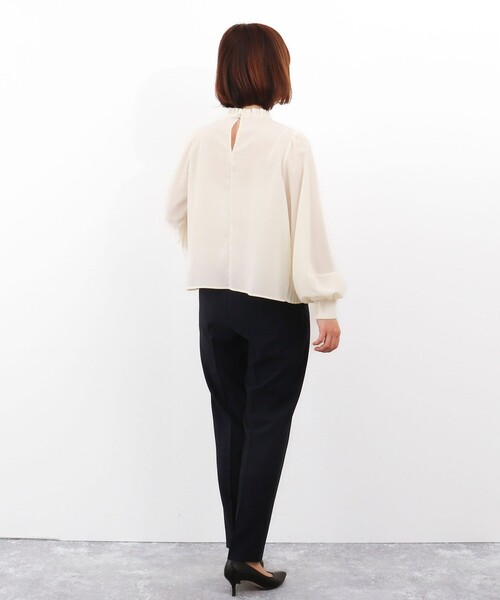 MICO COULIER（ミコクリエ）の「《オケージョン対応》ジョーゼットプリーツブラウス（シャツ/ブラウス・レディース・サックスブルー/ホワイト系その他/オフホワイト・38）」の10枚目の写真