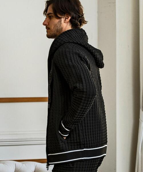 1piu1uguale3 RELAX（ウノピュウノウグァーレトレリラックス）の「1PIU1UGUALE3 RELAX/ウノピゥウノウグァーレトレ リラックス/スクエアパターンニットフーディー（パーカー・メンズ・ブラック/ホワイト・M/L/XL）」の7枚目の写真