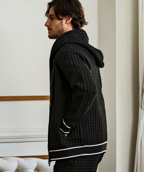 1piu1uguale3 RELAX（ウノピュウノウグァーレトレリラックス）の「1PIU1UGUALE3 RELAX/ウノピゥウノウグァーレトレ リラックス/スクエアパターンニットフーディー（パーカー・メンズ・ブラック/ホワイト・M/L/XL）」の21枚目の写真