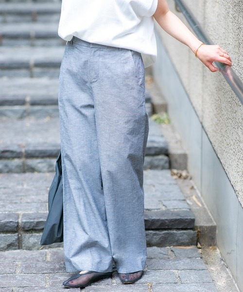 human woman(ヒューマンウーマン)の「【3サイズ展開】◆綿麻シャンブレーセミワイドパンツ(その他パンツ・レディース・カーキ/ネイビー・LARGE/MEDIUM/SMALL)」の2枚目の写真