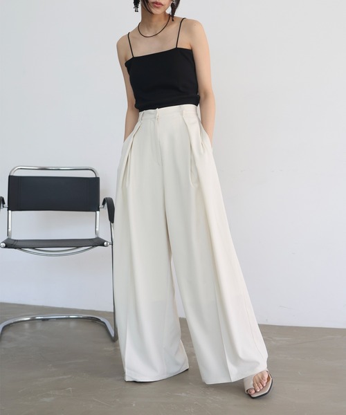 hellam（へラム）の「カップ付リブキャミソール（キャミソール・レディース・アイボリー/ブラック/グレイッシュベージュ/ブラウン・FREE）」の5枚目の写真