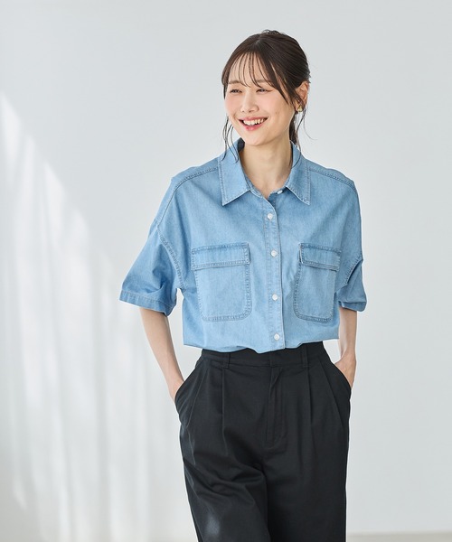 Honeys（ハニーズ）の「【ハニさら・接触冷感】半袖デニムシャツ（シャツ/ブラウス・レディース・インディゴブルー/ライトブルー/グレー・L/LL/M/S）」の8枚目の写真