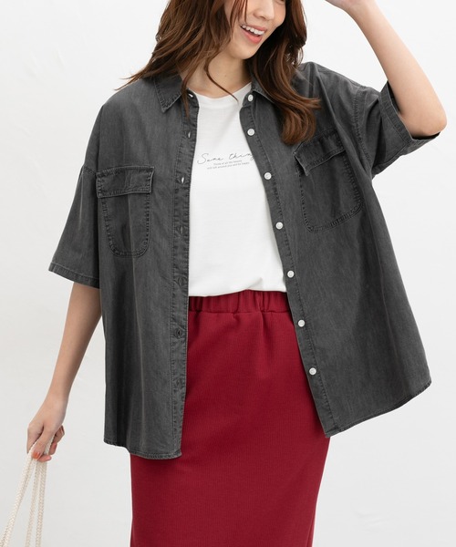 Honeys（ハニーズ）の「【ハニさら・接触冷感】半袖デニムシャツ（シャツ/ブラウス・レディース・インディゴブルー/ライトブルー/グレー・L/LL/M/S）」の12枚目の写真