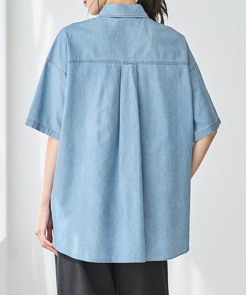 Honeys（ハニーズ）の「【ハニさら・接触冷感】半袖デニムシャツ（シャツ/ブラウス・レディース・インディゴブルー/ライトブルー/グレー・L/LL/M/S）」の21枚目の写真