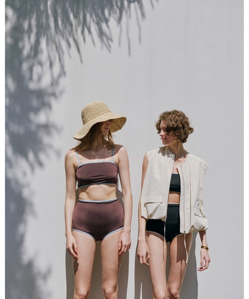 Mila Owen（ミラオーウェン）の「ベロアトリムストラップ付スイムSET