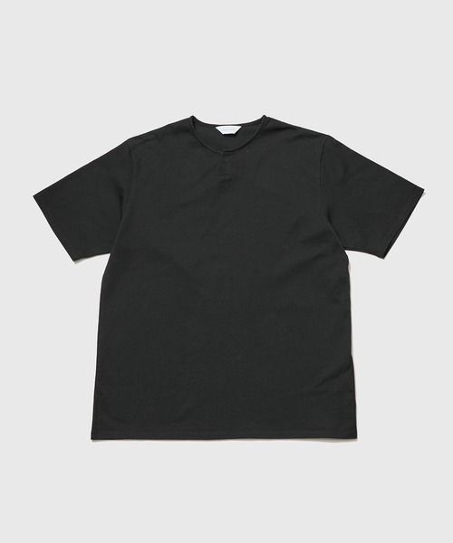 ADAM ET ROPE'(アダムエロペ)の「ボックスシルエット ミニマム キーネック Tシャツ(Tシャツ/カットソー・メンズ・ブラック/ホワイト/ブルー系その他6・L/M)」の2枚目の写真