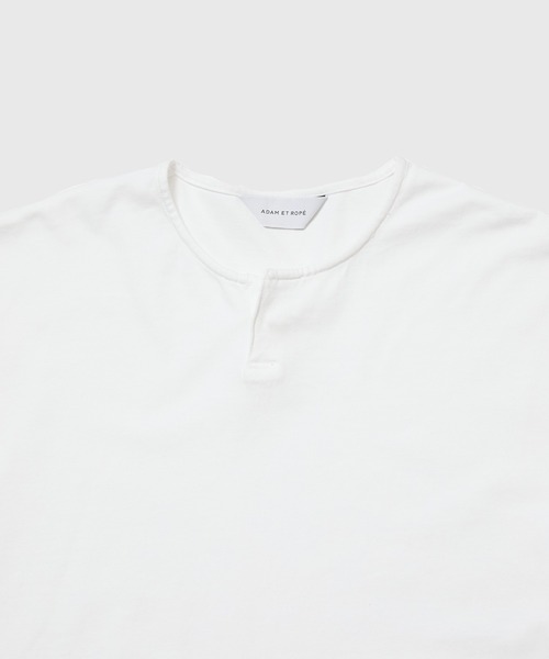 ADAM ET ROPE'(アダムエロペ)の「ボックスシルエット ミニマム キーネック Tシャツ(Tシャツ/カットソー・メンズ・ブラック/ホワイト/ブルー系その他6・L/M)」の10枚目の写真