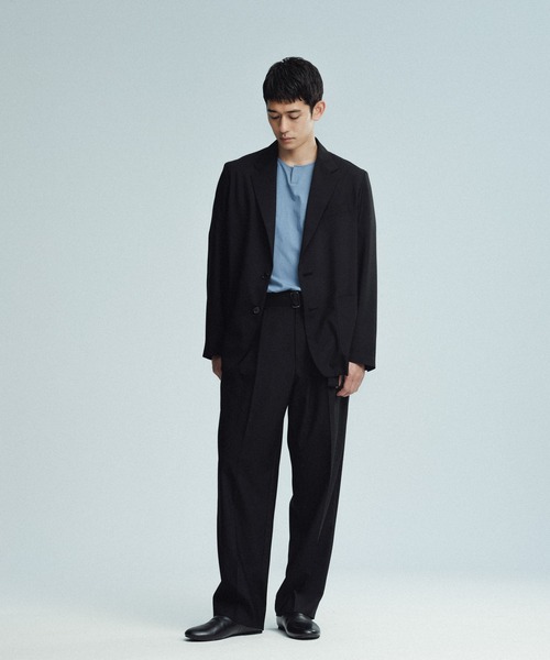 ADAM ET ROPE'(アダムエロペ)の「ボックスシルエット ミニマム キーネック Tシャツ(Tシャツ/カットソー・メンズ・ブラック/ホワイト/ブルー系その他6・L/M)」の17枚目の写真