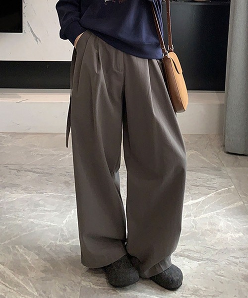 DECADE CLASSIC(ディケイド クラシック)の「ベルト付きタックワイドパンツ(チノパンツ・レディース・ダークグレー/ライトベージュ/ベージュ・SMALL/MEDIUM)」の9枚目の写真