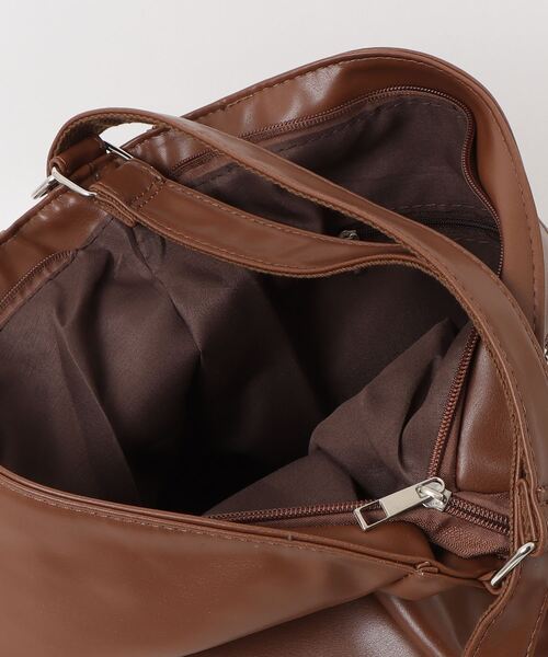 gossip！ロサンゼルス（ゴシップロサンゼルス）の「レトロ風 大容量 3WAYバッグ（トート・ショルダー・リュック対応）（ショルダーバッグ・レディース・ブラウン/ブラック/ホワイト・FREE）」の18枚目の写真