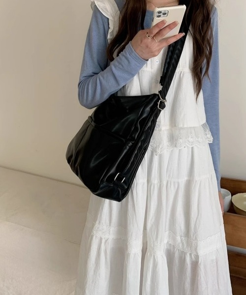 gossip！ロサンゼルス（ゴシップロサンゼルス）の「レトロ風 大容量 3WAYバッグ（トート・ショルダー・リュック対応）（ショルダーバッグ・レディース・ブラウン/ブラック/ホワイト・FREE）」の3枚目の写真