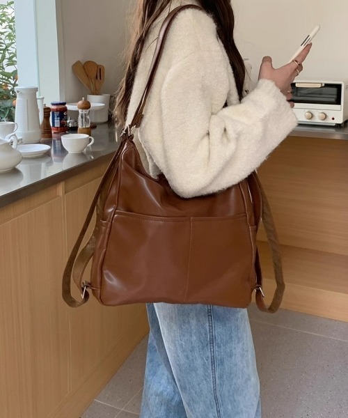 gossip！ロサンゼルス（ゴシップロサンゼルス）の「レトロ風 大容量 3WAYバッグ（トート・ショルダー・リュック対応）（ショルダーバッグ・レディース・ブラウン/ブラック/ホワイト・FREE）」の21枚目の写真