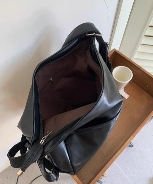 gossip！ロサンゼルス（ゴシップロサンゼルス）の「レトロ風 大容量 3WAYバッグ（トート・ショルダー・リュック対応）（ショルダーバッグ・レディース・ブラウン/ブラック/ホワイト・FREE）」の8枚目の写真