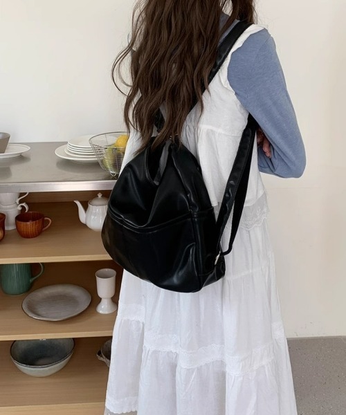 gossip！ロサンゼルス（ゴシップロサンゼルス）の「レトロ風 大容量 3WAYバッグ（トート・ショルダー・リュック対応）（ショルダーバッグ・レディース・ブラウン/ブラック/ホワイト・FREE）」の4枚目の写真