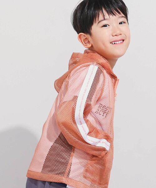 BeBe（ベベ）の「【防虫加工】メッシュロゴテープパーカー・巾着付き(90~140cm)（パーカー・キッズ・オレンジ/ネイビー・110cm/120cm/130cm/140cm/100cm）」の4枚目の写真
