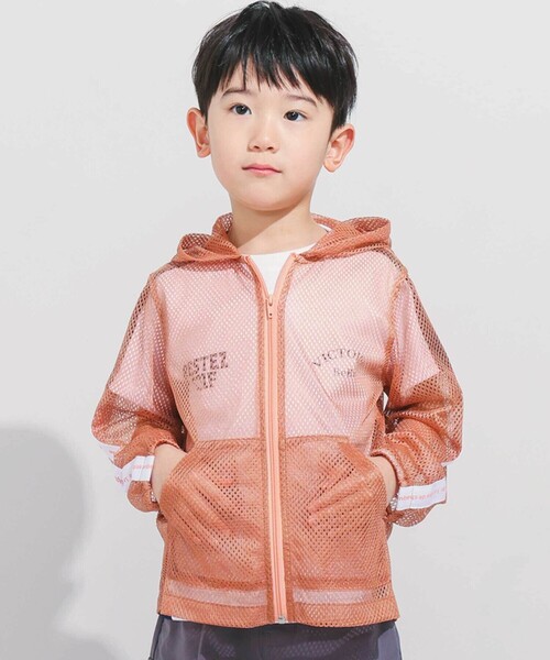 BeBe（ベベ）の「【防虫加工】メッシュロゴテープパーカー・巾着付き(90~140cm)（パーカー・キッズ・オレンジ/ネイビー・110cm/120cm/130cm/140cm/100cm）」の21枚目の写真