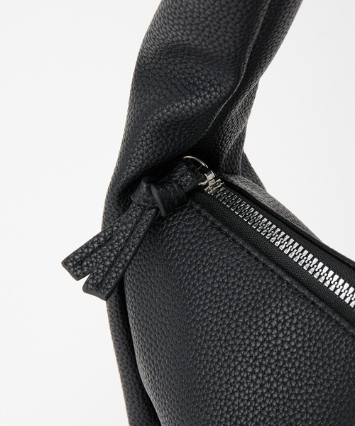 COLONY 2139（コロニートゥーワンスリーナイン）の「ハーフムーンショルダーバッグ（ショルダーバッグ・レディース・ブラック・FREE）」の11枚目の写真