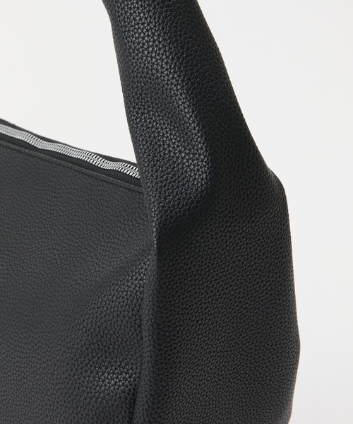 COLONY 2139（コロニートゥーワンスリーナイン）の「ハーフムーンショルダーバッグ（ショルダーバッグ・レディース・ブラック・FREE）」の12枚目の写真