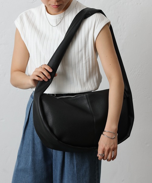 COLONY 2139（コロニートゥーワンスリーナイン）の「ハーフムーンショルダーバッグ（ショルダーバッグ・レディース・ブラック・FREE）」の4枚目の写真