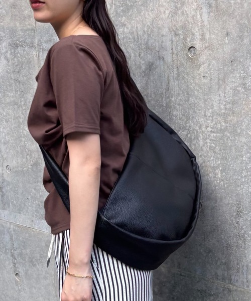 COLONY 2139（コロニートゥーワンスリーナイン）の「ハーフムーンショルダーバッグ（ショルダーバッグ・レディース・ブラック・FREE）」の15枚目の写真