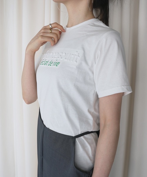 O'fmus(オフムス)の「【O'fmus】エンボスロゴコンパクトTシャツ ofmw25s018(Tシャツ/カットソー・レディース・ホワイト/チャコールグレー・FREE)」の9枚目の写真