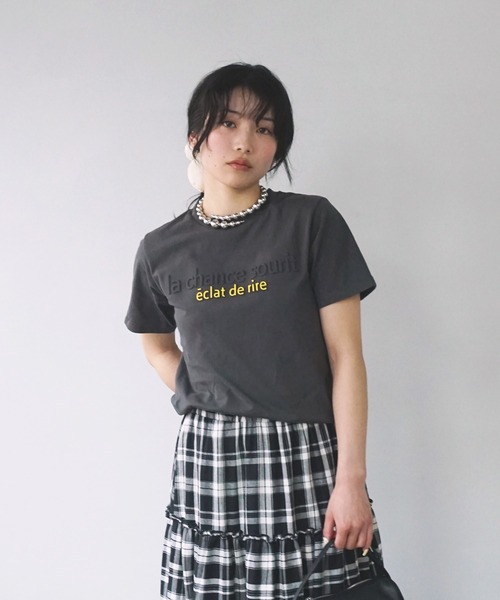 O'fmus(オフムス)の「【O'fmus】エンボスロゴコンパクトTシャツ ofmw25s018(Tシャツ/カットソー・レディース・ホワイト/チャコールグレー・FREE)」の15枚目の写真