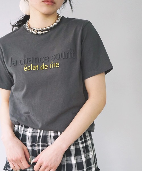 O'fmus(オフムス)の「【O'fmus】エンボスロゴコンパクトTシャツ ofmw25s018(Tシャツ/カットソー・レディース・ホワイト/チャコールグレー・FREE)」の19枚目の写真
