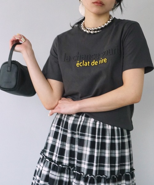 O'fmus(オフムス)の「【O'fmus】エンボスロゴコンパクトTシャツ ofmw25s018(Tシャツ/カットソー・レディース・ホワイト/チャコールグレー・FREE)」の22枚目の写真