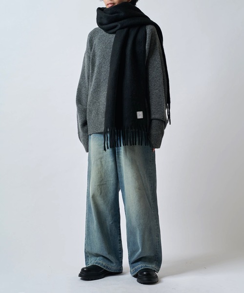 Lui's(ルイス)の「ソフトタッチボリュームロングカラーマフラー(マフラー・メンズ・ブルー/ホワイト/グレー/ブラック・FREE)」の11枚目の写真