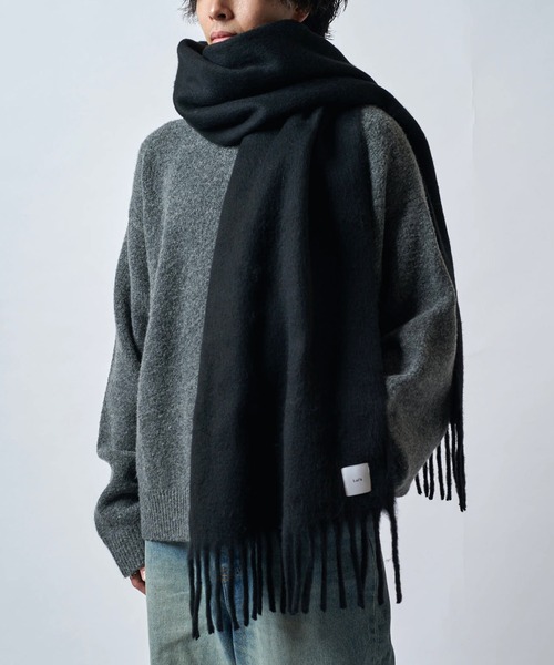 Lui's(ルイス)の「ソフトタッチボリュームロングカラーマフラー(マフラー・メンズ・ブルー/ホワイト/グレー/ブラック・FREE)」の9枚目の写真