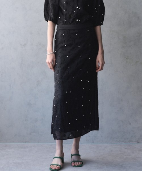 Muel Chic(ミュエルシック)の「Adela pearl skirt アデラパールスカート(スカート・レディース・ブラック/クリアブルー/オフホワイト・FREE)」の3枚目の写真